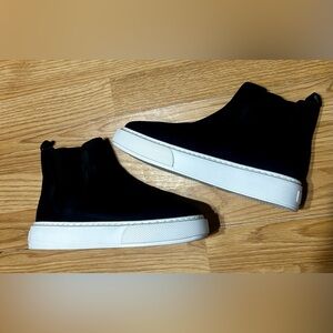 Women 7.5 J slides Black High top Sneakers with chunky White platform Soles